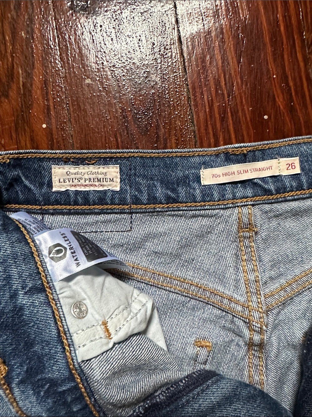 Levi's 70s High Slim Straight Leg Jeans Medium Blue Wash high waist 26 women’s - Picture 3 of 10